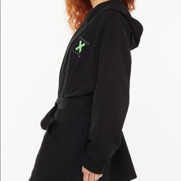 FOREVER SAVAGE FENTY BLACK NEON SHORT ROBE M-L - Picture 4 of 8